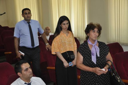 Allahverən Əliyev daim şəhid ailələrinə diqqət və qayğı göstərir Allahverən Əliyev daim şəhid ailələrinə diqqət və qayğı göstərir