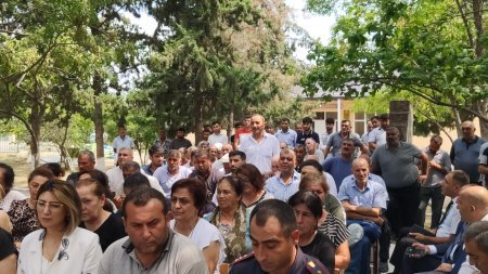 Yevlax Şəhər İcra Hakimiyyəti tərəfindən şəhərin küçə və prospektlərinin abadlaşdırılması üzrə işlər davam etdirilir Yevlax Şəhər İcra Hakimiyyəti tərəfindən şəhərin küçə və prospektlərinin abadlaşdırılması üzrə işlər davam etdirilir