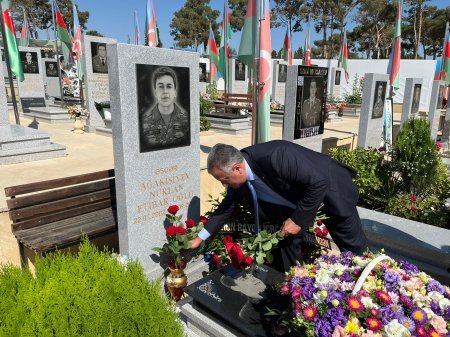 Abşeron rayonunda şəhid ailələri və vətəndaşlarla görüşlər keçirilib Abşeron rayonunda şəhid ailələri və vətəndaşlarla görüşlər keçirilib