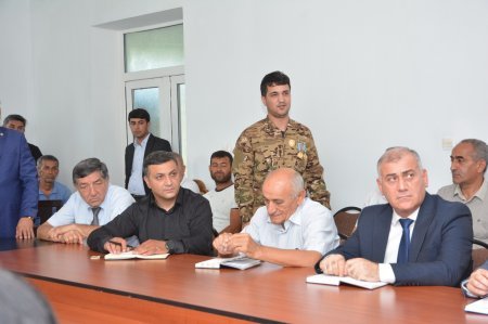 Abşeron rayonunda şəhid ailələri və vətəndaşlarla görüşlər keçirilib Abşeron rayonunda şəhid ailələri və vətəndaşlarla görüşlər keçirilib