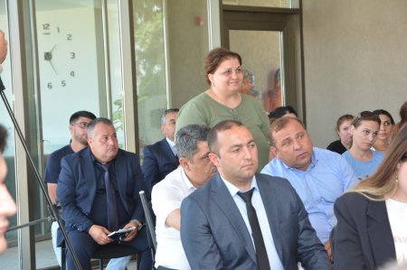 Abşeron rayonunda şəhid ailələri və vətəndaşlarla görüşlər keçirilib Abşeron rayonunda şəhid ailələri və vətəndaşlarla görüşlər keçirilib