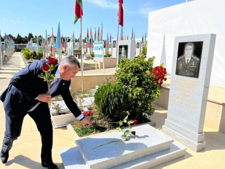 Abşeron rayonunda şəhid ailələri və vətəndaşlarla görüşlər keçirilib Abşeron rayonunda şəhid ailələri və vətəndaşlarla görüşlər keçirilib