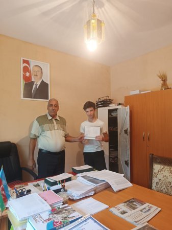 Əlipolad Əzizov böyük müəllimi və idealı olan Heydər Əliyev kimi layiqli insanlara dəyər verməkdən zövq alır! Əlipolad Əzizov böyük müəllimi və idealı olan Heydər Əliyev kimi layiqli insanlara dəyər verməkdən zövq alır!