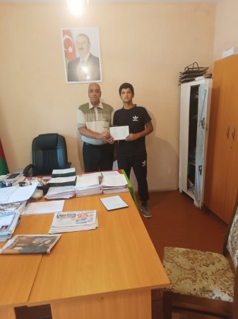 Əlipolad Əzizov böyük müəllimi və idealı olan Heydər Əliyev kimi layiqli insanlara dəyər verməkdən zövq alır!