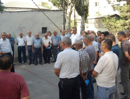 Parlaq gələcək üçün…