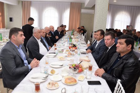 Dövlətinə Şərəfli xidmtə edən icra başçısı İlqar Mahmudov