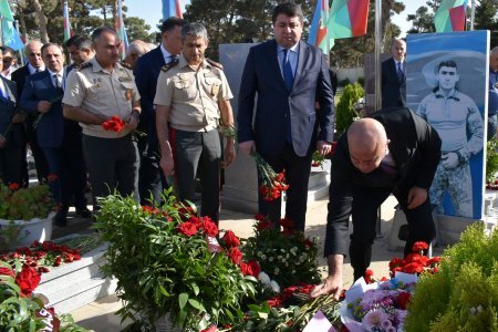 Elşad Həsənov şəhid ailələri ilə daim maraqlanır