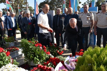 Elşad Həsənov şəhid ailələri ilə daim maraqlanır