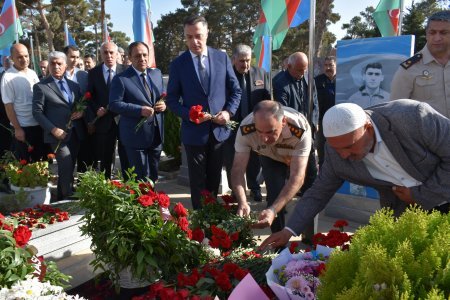 Elşad Həsənov şəhid ailələri ilə daim maraqlanır