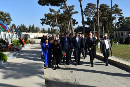 Elşad Həsənov şəhid ailələri ilə daim maraqlanır