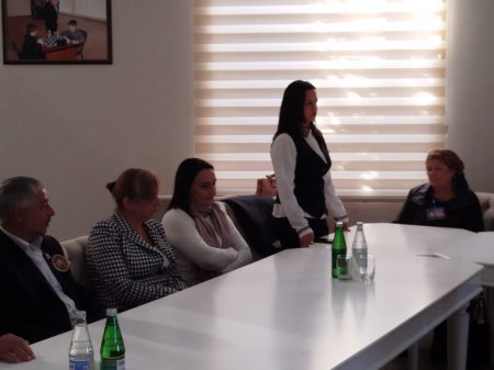 "Zəfər Günü" ilə əlaqədar olaraq ATİAHİ Ağsu Rayon Təşkilatının Sədri xanım Sevinc Beybudovanın təşkilatçılığı ilə şəhid ailələri, qazilər və müharibə iştirakçıları ilə görüş keçirilmişdir "Zəfər Günü" ilə əlaqədar olaraq ATİAHİ Ağsu Rayon Təşkilatının Sədri xanım Sevinc Beybudovanın təşkilatçılığı ilə şəhid ailələri, qazilər və müharibə iştirakçıları ilə görüş keçirilmişdir