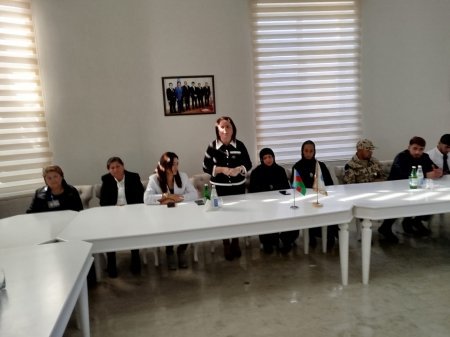 "Zəfər Günü" ilə əlaqədar olaraq ATİAHİ Ağsu Rayon Təşkilatının Sədri xanım Sevinc Beybudovanın təşkilatçılığı ilə şəhid ailələri, qazilər və müharibə iştirakçıları ilə görüş keçirilmişdir "Zəfər Günü" ilə əlaqədar olaraq ATİAHİ Ağsu Rayon Təşkilatının Sədri xanım Sevinc Beybudovanın təşkilatçılığı ilə şəhid ailələri, qazilər və müharibə iştirakçıları ilə görüş keçirilmişdir