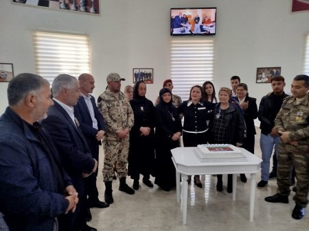 "Zəfər Günü" ilə əlaqədar olaraq ATİAHİ Ağsu Rayon Təşkilatının Sədri xanım Sevinc Beybudovanın təşkilatçılığı ilə şəhid ailələri, qazilər və müharibə iştirakçıları ilə görüş keçirilmişdir "Zəfər Günü" ilə əlaqədar olaraq ATİAHİ Ağsu Rayon Təşkilatının Sədri xanım Sevinc Beybudovanın təşkilatçılığı ilə şəhid ailələri, qazilər və müharibə iştirakçıları ilə görüş keçirilmişdir