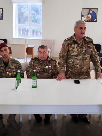 "Zəfər Günü" ilə əlaqədar olaraq ATİAHİ Ağsu Rayon Təşkilatının Sədri xanım Sevinc Beybudovanın təşkilatçılığı ilə şəhid ailələri, qazilər və müharibə iştirakçıları ilə görüş keçirilmişdir "Zəfər Günü" ilə əlaqədar olaraq ATİAHİ Ağsu Rayon Təşkilatının Sədri xanım Sevinc Beybudovanın təşkilatçılığı ilə şəhid ailələri, qazilər və müharibə iştirakçıları ilə görüş keçirilmişdir