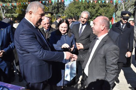 Ağsu rayonunda 8 Noyabr - Zəfər günü silsilə tədbirlərlə qeyd olunub Ağsu rayonunda 8 Noyabr - Zəfər günü silsilə tədbirlərlə qeyd olunub