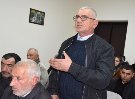 Ağsu Rayon İcra Hakimiyyətinin Başçısı Rövşən Bağırov Padarqışlaq və Bico Kəndlərində Səyyar Qəbul Keçirib: Vətəndaşların Tələbləri Yerində Həll Olundu Ağsu Rayon İcra Hakimiyyətinin Başçısı Rövşən Bağırov Padarqışlaq və Bico Kəndlərində Səyyar Qəbul Keçirib: Vətəndaşların Tələbləri Yerində Həll Olundu