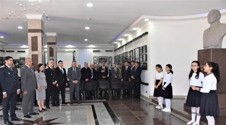 “Ağsuda Ulu Öndərə Dərin Ehtiram: Heydər Əliyevin 102-ci İldönümü Qeyd Olundu” “Ağsuda Ulu Öndərə Dərin Ehtiram: Heydər Əliyevin 102-ci İldönümü Qeyd Olundu”