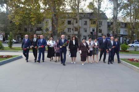 5 oktyabr Müəllim Günü münasibəti ilə Mingəçevir şəhər İcra Hakimiyyətinin başçısı İlham İsmayılovun təhsil işçiləri ilə görüşü 