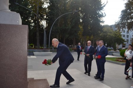 5 oktyabr Müəllim Günü münasibəti ilə Mingəçevir şəhər İcra Hakimiyyətinin başçısı İlham İsmayılovun təhsil işçiləri ilə görüşü 