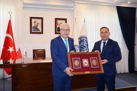 Qardaş ölkələr arasında elm körpüsü: Mingəçevir Dövlət Universiteti və Ege Universiteti bir araya gəldi Qardaş ölkələr arasında elm körpüsü: Mingəçevir Dövlət Universiteti və Ege Universiteti bir araya gəldi
