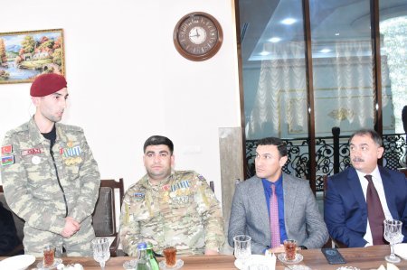 8 Noyabr - Zəfər Gününün beşinci ildönümü münasibəti ilə Ağsu-Rəhimli-Qaradağ kəndlərarası avtomobil yolunun 1,5-ci km-də ağacəkmə aksiyası keçirilib