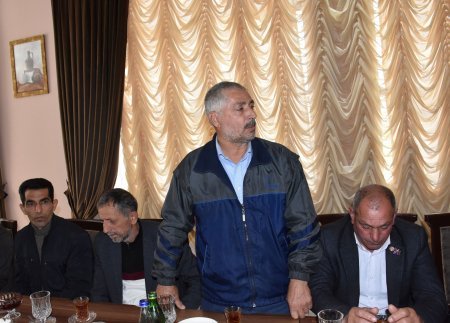 8 Noyabr - Zəfər Gününün beşinci ildönümü münasibəti ilə Ağsu-Rəhimli-Qaradağ kəndlərarası avtomobil yolunun 1,5-ci km-də ağacəkmə aksiyası keçirilib