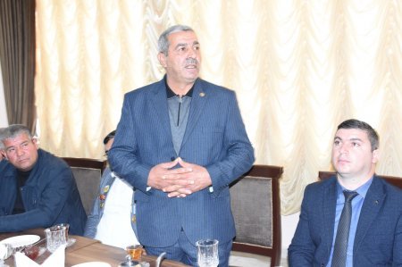 8 Noyabr - Zəfər Gününün beşinci ildönümü münasibəti ilə Ağsu-Rəhimli-Qaradağ kəndlərarası avtomobil yolunun 1,5-ci km-də ağacəkmə aksiyası keçirilib