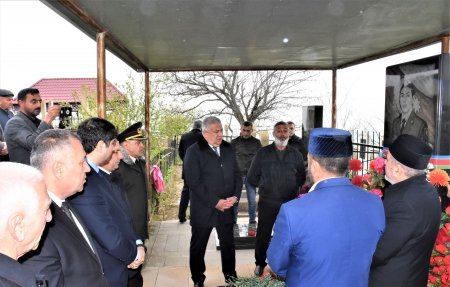Aprel döyüşlərinin şəhidi Fərəczadə Toğrul Habil oğlunun xatirəsi anılıb Aprel döyüşlərinin şəhidi Fərəczadə Toğrul Habil oğlunun xatirəsi anılıb
