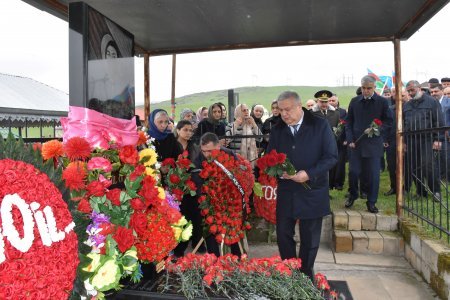 Aprel döyüşlərinin şəhidi Fərəczadə Toğrul Habil oğlunun xatirəsi anılıb Aprel döyüşlərinin şəhidi Fərəczadə Toğrul Habil oğlunun xatirəsi anılıb