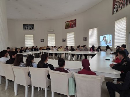 Ağsu Rayon Şahmat Məktəbində cəmiyyəti düşündürən aktual problemlərə həsr olunmuş genişmiqyaslı maarifləndirici görüş təşkil edilib