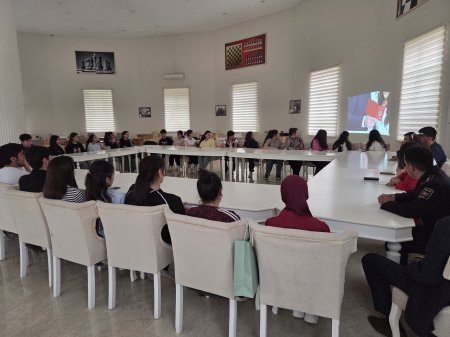 Ağsu Rayon Şahmat Məktəbində cəmiyyəti düşündürən aktual problemlərə həsr olunmuş genişmiqyaslı maarifləndirici görüş təşkil edilib